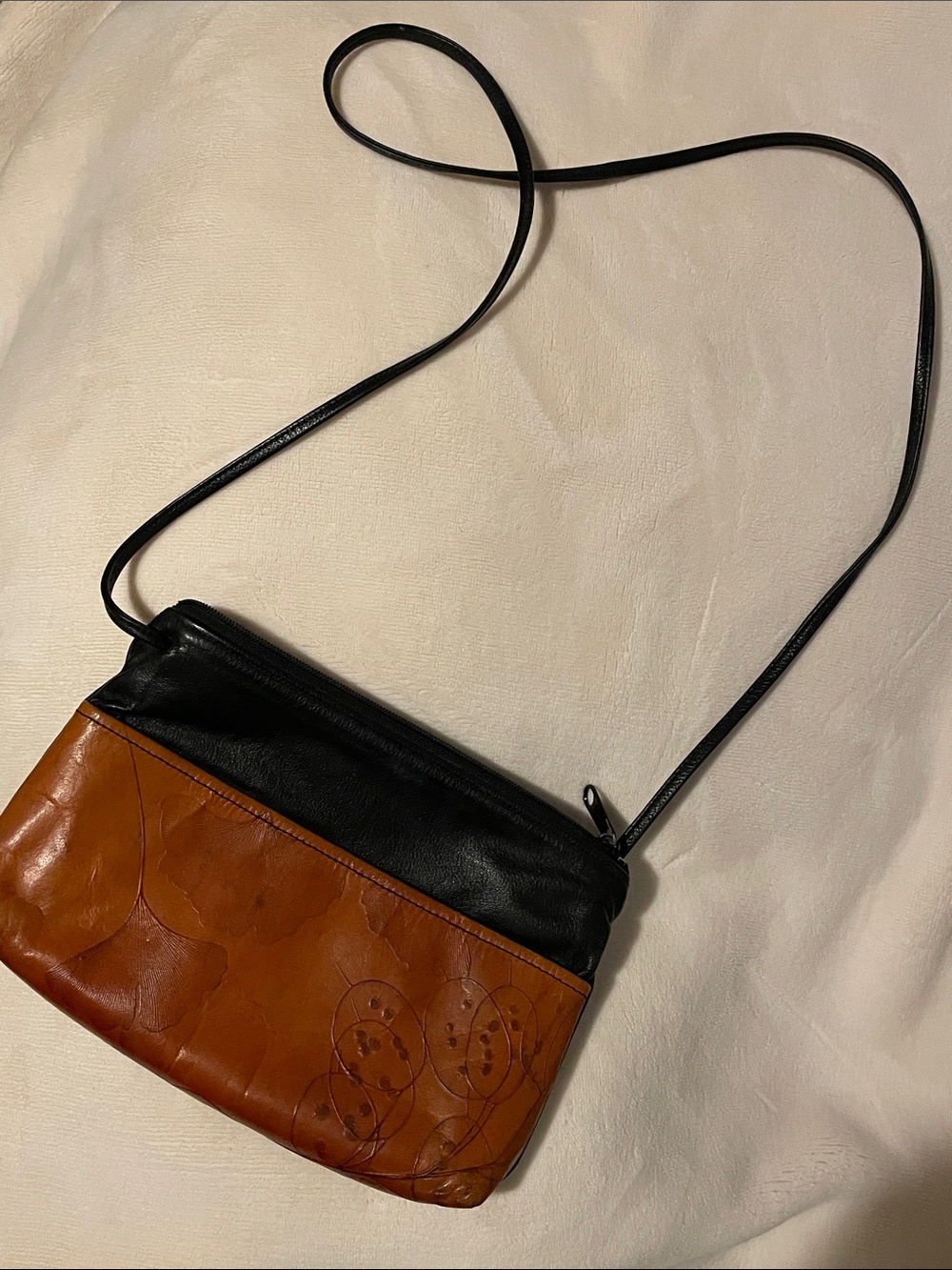 Vintage C.L. Whiting Leaf Leather Crossbody bag Bag in Black and Brown